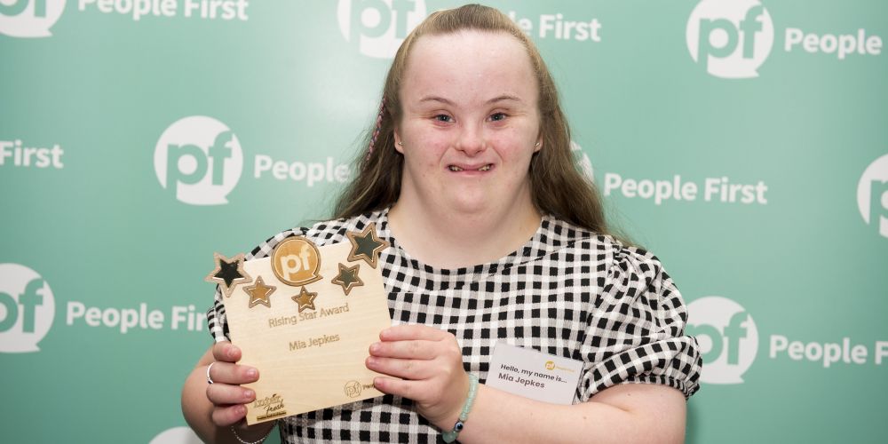 Winner of Rising Star Award Mia Jepkes